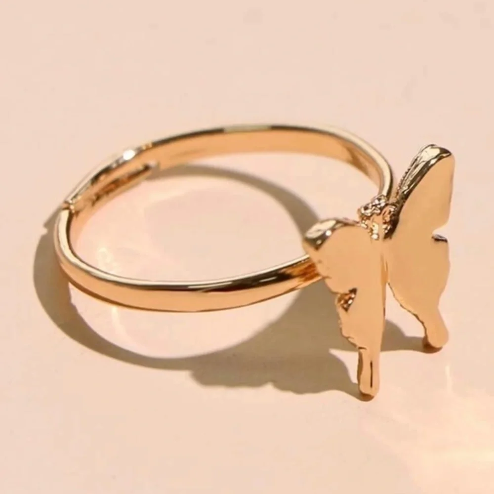 3/$30 💛 Butterfly Ring